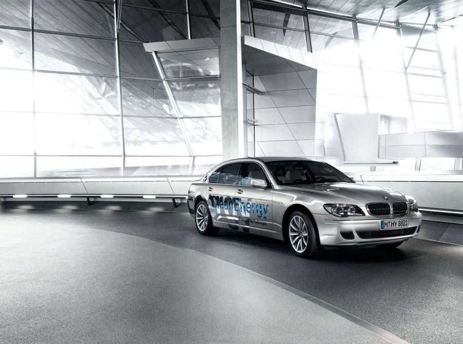  BMW Hydrogen 7 2008 года  (фото 1 из 5)